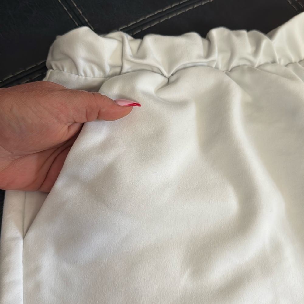 Good American White High Rise Relaxed Fit Weekend Poplin Shorts Pockets Sz 5=2x - Picture 6 of 11